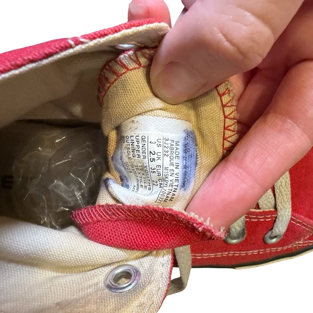 ❤️✨ Converse Chuck Taylor All‎ Star Red High-Top Sneakers Youth 3 ✨❤️